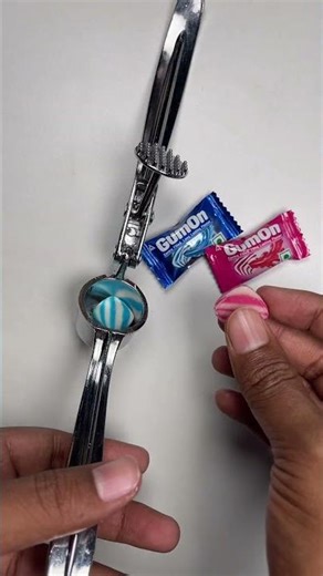 Crushing GUM ON #asmr