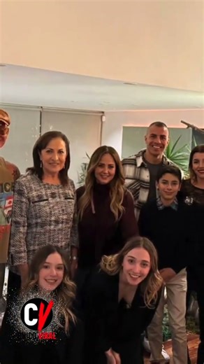 Andrea Legarreta is back to her old ways, forgives Erik Rubin and moves into his house #news #gossip