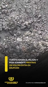 276K views · 2.5K reactions | Un turista escaló el volcán Dukono, en Indonesia, y justo al llegar a la cima, el coloso entró en erupción. El hombre grabó el momento y compartió el video en redes sociales, donde rápidamente se viralizó. Afortunadamente, salió ileso, aunque su acción generó debate, pues ignoró las advertencias de seguridad. El Dukono, activo desde 1933, es conocido por sus constantes explosiones y emisión de ceniza. | Emisoras Unidas | Facebook