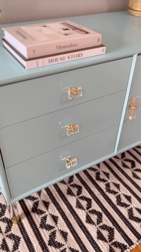 Michelle McRae on Instagram: "Do you struggle to topcoat your furniture?✨ The best method I’ve found is the 85/10/5 method (85% polyurethane, 10% water, 5% paint color). I roll it on with a 4” cabinet roller and paint the details with an artist’s brush. The key is keeping the surface ever-so-slightly wet. So, if you don’t want to dilute with water, you can use a gentle-misting spray bottle to spray the surface when using your roller. Here’s the 60 second version of me topcoating the high gloss M