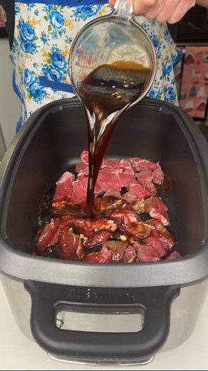 Drew Cooks on Instagram: "Simple Slow Cooker Beef and Broccoli #easyrecipes #slowcooker #drewcooks #ploop"