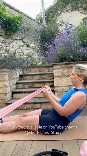 Wake Up Your Core & Biceps in 30 Seconds 🔥 reformer on the mat | beginner | EM Pilates Studio
