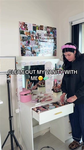 Declutter and Organize My Vanity with Me!