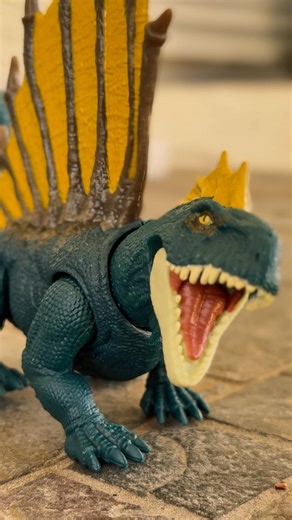 This Dimetrodon is giving main character energy 🦎