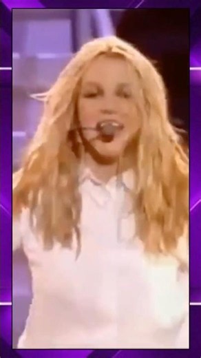 Britney Spears - ...Baby One More Time - Live Performance