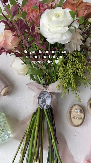 DIY Wedding Bouquet Photo Charms for Keepsake