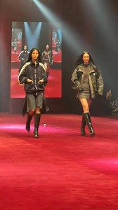 Chúc mừng thầy Nguyễn Hưng Phúc với tiếp tục một mùa Extra Men Show thành công rực rỡ. Thank you Amos Ananda Yeo for having me. Catwalk với người chị Quynh Anh áp lực qué đi á Shoes: anh Quang Justin Pham Phuc Alex & Sara MUA: chị DaoThi Nguyet #ExtraMenShow4 #huynhtuanh #catwalk | Huynh Tu Anh