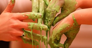 Oobleck Recipe and Experiments With a Non-Newtonian Fluid