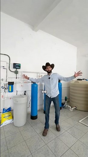 ¿cómo se ve por dentro un dispensador de agua purificada y productos de limpieza? 👁️