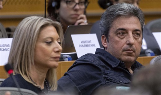 Σύλλογος «Τέμπη 2023»: Αποστάσεις μεταξύ Καρυστιανού και Ασλανίδη - «Δεν μας αφορά η εμπλοκή με την πολιτική» | Το Κουτί της Πανδώρας