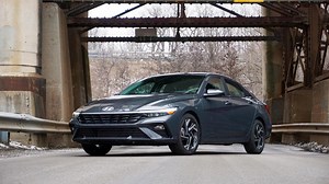 2024 Hyundai Elantra Review and Video | AutoTrader.ca