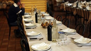 Petit-déjeuner gratuitement en échange d'une résolution d'équation mathématique... C'est l'improbable idée de ce restaurateur