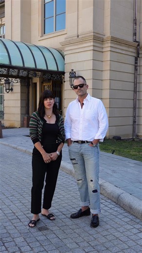 Drawing from Bill Blass’s iconic New York apartment, Corbin and Sarah Sees share the vision behind their room for the 2025 Dallas Kips Bay Decorator Show House. ✨ Known for their layered, lived-in approach, Sees Desgn is sure to craft another interior that blend sophistication with collected character. Featuring European-inspired silhouettes from Rose Tarlowe at David Sutherland Dallas and custom lambrequins by The Shade Store --just to name drop a few design powerhouses-- this entryway promises