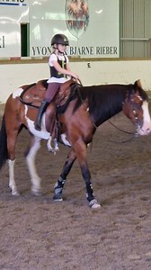 Penny&Cupcake. Fått prøve en yngre mustang også nå. Denne også har levd vill i usa. #equestrianlife #equestriankids #equestrianlifestyle #hest360 #hestejente #hestno #equestrian #mustangs #mustanghorse #mustang #wildhorses #wildhorses | Linda Veivåg