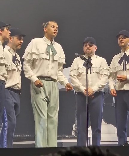 Stromae acapella #stromae #live #concert #multitude #multitudetour #explore #perte #perteeee #neiperte #neipertee #foryoupage #fypシ #fyp #fy #music #musica #musician #monamour