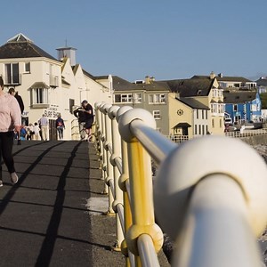Looking for something to do after the golf? Lahinch doesn't just have an amazing golf course, just check out the beach. Make sure to catch some waves before you go 🌊 | Irish Open