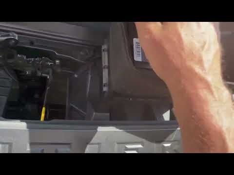 2022 Nissan frontier battery