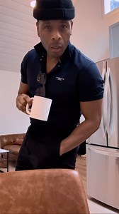 I tried to stop the owner from doing this… but chaos won. Now he’s not just a pet—he’s a watch cat. Always watchin’… kind of.. If this cat could talk, What do YOU think he’d say? Drop your funniest quote below—best one gets pinned and crowned king/queen of cat comedy. | Kel Mitchell