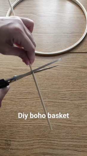Diy boho basket 🤍🤎 Easy handmade living room basket For tutorial follow us #boho #bohostyle #bohodecor #bohobaskets #handmadebasket #handmadewithlove #handmade #handmadecrafts #craft #crafts #diy #diyprojects #diyhomedecor #diyideas #diyhome #diycrafts #home #homedecor #homedecoration #هاند_ميد #كرافت #ديكور #ديكورمنازل #crafting #ديكوريشن #ديكورات #craftyamiras | C R a F T Y