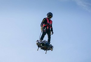 L'hoverboard Flyboard Air, vedette du défilé du 14 juillet