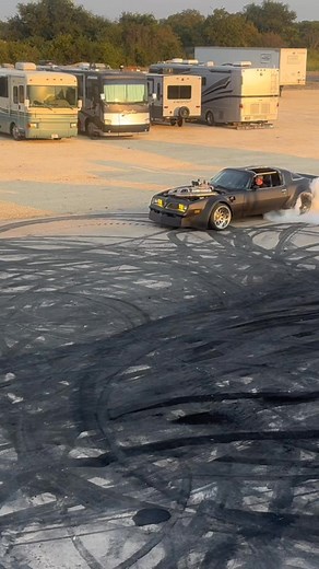 Burn Bird gets down 🤘 #burnouts #pontiactransam #pontiacfirebird #pontiac #JessiesPerformance | Jessie's Performance