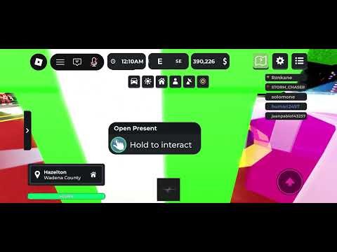 Opening my Christmas present under the Hazleton Christmas tree in twisted Roblox twisted 1.21.2 ￼