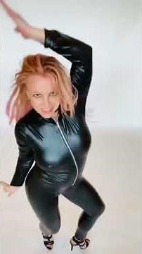28.05.2021, Britney Spears Instagram Reels, Britney dancing at home