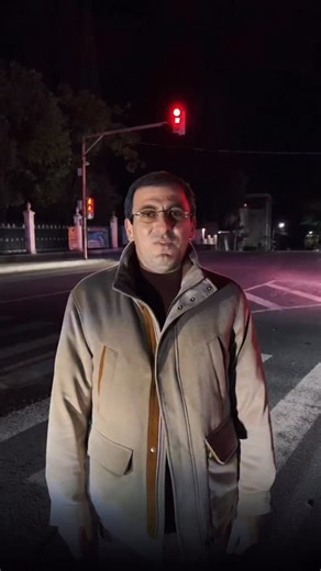 БАРЦИЦ АХРА ЛЕОНИДОВИЧ on Instagram: "Завершили важную работу для города. Светофоры установлены и уже работают в штатном режиме. Подчеркну: это полностью НОВЫЕ светофоры, не ремонт старых. Шаг к более безопасному и современному городу. Пишите в комментариях и в личные сообщения. Я всё читаю и буду продолжать работу и диалог с жителями. В 2026 году запланировано ещё много задач и проектов на благо Гагры. В конце хочу поблагодарить компанию «Система» за выполненную работу и ответственность."