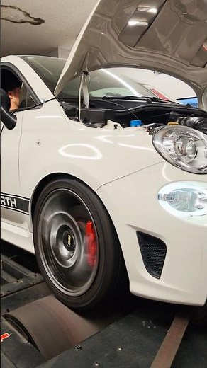 180馬力のアバルト595 チューニングするとこうなる