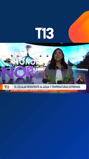 Teletrece on Instagram: "Los accidentes con smartphones aumentan un 40% en los meses de verano y el agua es el principal culpable. 3 de cada 10 veces que se dañan accidentalmente en esta temporada, ocurren por inmersión en piscinas, mar o incluso en el baño de lugares públicos. Pero hay un dispositivo que dice ser inmune a todos estos problemas. Se trata del @honor_chile Magic8 Lite, el celular resistente al agua y a temperaturas extremas."