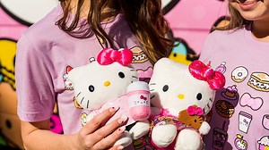 Hello Kitty Cafe Truck to visit 100 cities this year