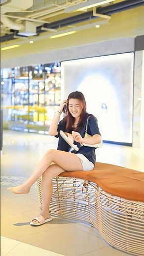 Cewek cindo cantik kebingungan ilang sandalnya #laugh #funny #shorts #trending
