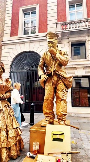 When the Goldman statue is getting fed to much.🤣