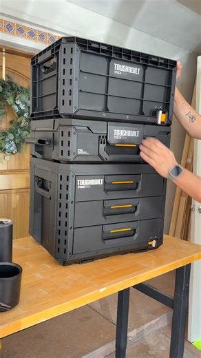 Juan Rueda • Remodelaciones y Herramientas on Instagram: "Mi nuevo sistema de almacenamiento 👊🏼 Otro nivel 😎 El Stacktech de ToughBuilt tiene muchas configuraciones y adaptaciones para el día a día de trabajo. Comencé con estas 3 primeras cajas, pero al ver el funcionamiento y calidad, dan ganas de tener más 😅 #toughbuilt #stacktech #tools #herramientas #storagesystems"