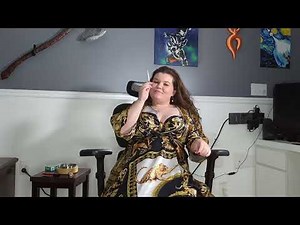 Leela Smokes a Newport 100