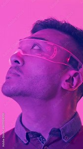 Android with human-like appearance gesticulates using artificial intelligence goggles