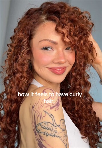 straight vs curly? what suits me better? The full heatless curls hair tutorial is posted @Mirta Miler