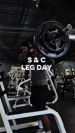 Strengthening conditioning session in the books time to fuel up get some rest and get ready for boxing later as I prepare for my fifth professional fight 🥊#CapCut #boxing #boxeo #gym #workout