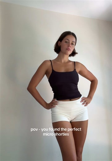 Perfect Summer Micro Shorts Outfits for Women