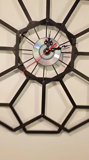 How to make a wall clock with ice cream sticks #crafts #diycrafts #diy #diyprojects #diyhome | Craft Home