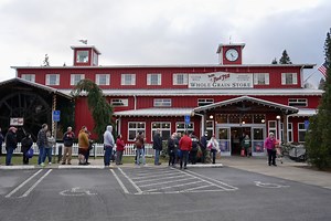 Bob’s Red Mill to close its Whole Grain Store, cafe