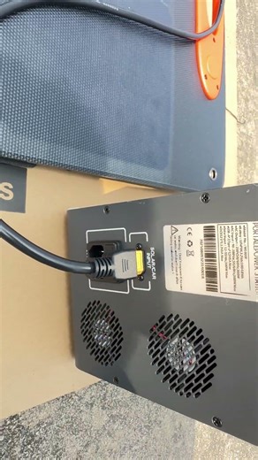 The 1kWh portable power station is currently charging via solar panels. #powerstation #solarpanel