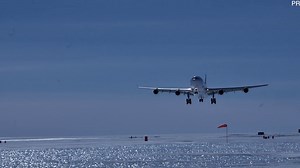 Amazing footage of Airbus A340 landing in Antarctica for the first time