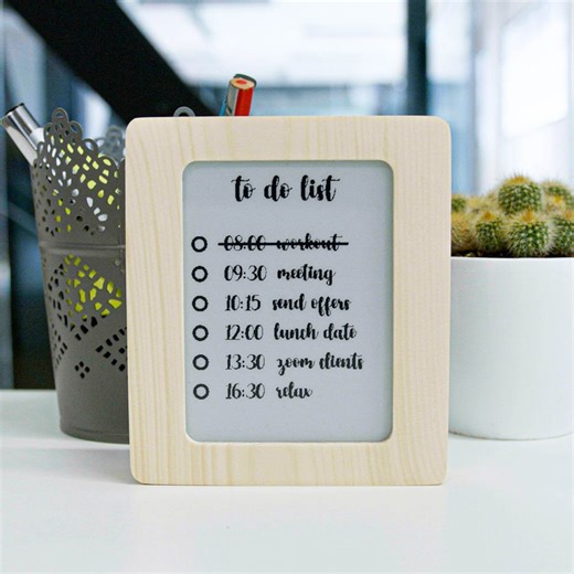 The eMinder Paperless Sticky Note Never Needs Charging