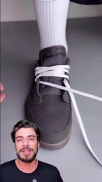 The right way to lace your sneakers to make them look better #glowup #mensfashion #shorts