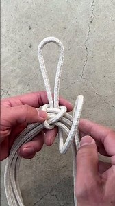 Practical methods for storing long ropes and tying knots