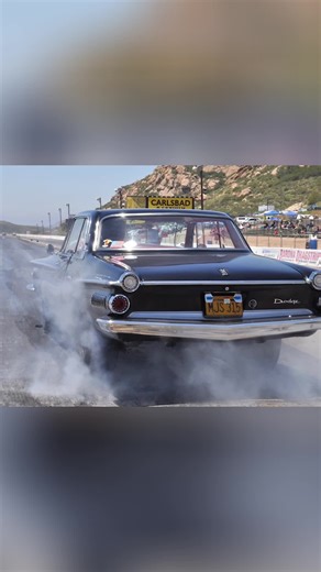 Unveiling the Chrysler 413 Max Wedge: A 1962 powerhouse with insane factory specs. Prepare to be amazed! #ClassicCars #Mopar #MuscleCars #EngineBuilding