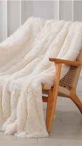 Want to add warmth and style to a space? Swapping out your pillows, throws, rugs, or adding greenery, can dramatically change the look of a space. ✨ ➡️ Check out our design inspiration from Kimberly and Amazon! 🔗 Interested in seeing Kimberly’s ideas? Comment below for a direct link and share this with a friend who loves home decor! | My Southern Home