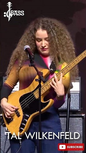 Tal Wilkenfeld Amazing Bass Solo 🎸😍 #talwilkenfeld #chamisbass
