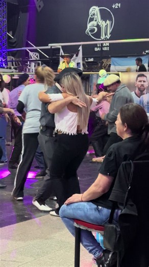 Bailes en pareja: baile de la conservadora Luján